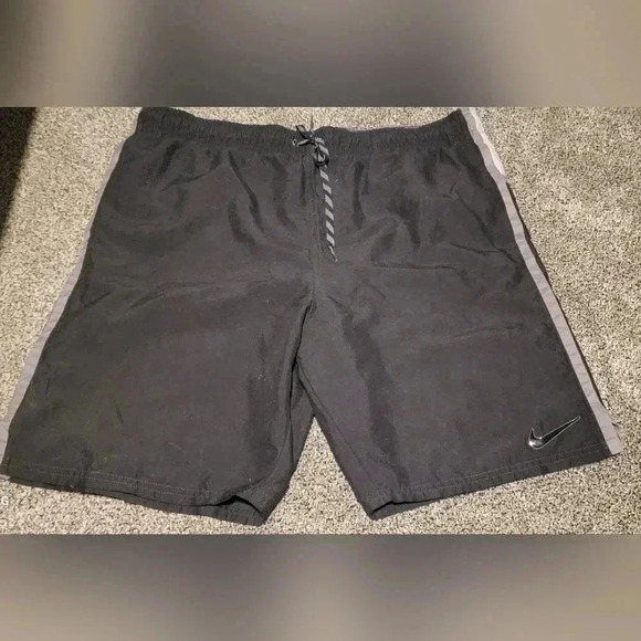 Men’s Nike Diverge Side Stripe Colorblocked Black Volley Swim Trunks Medium - Picture 3 of 8